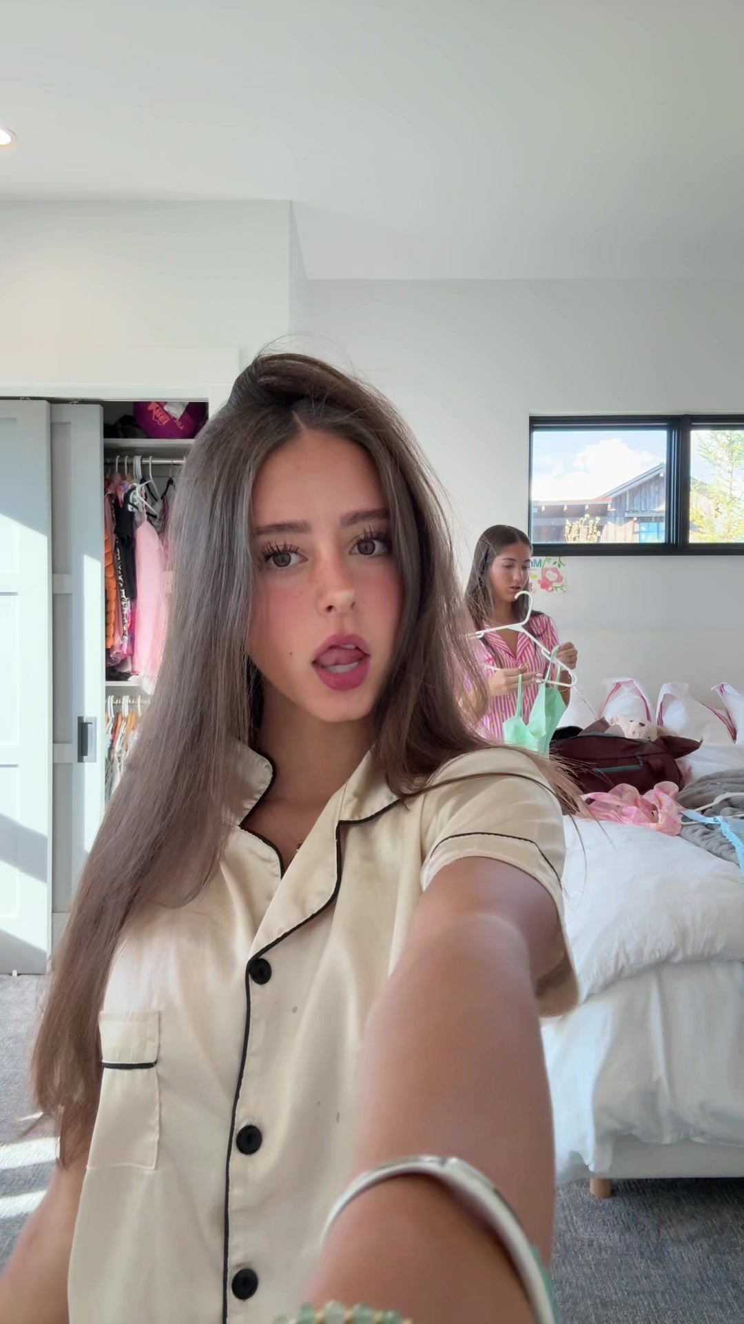 @𝐸𝑙𝑙𝑒🌞❔