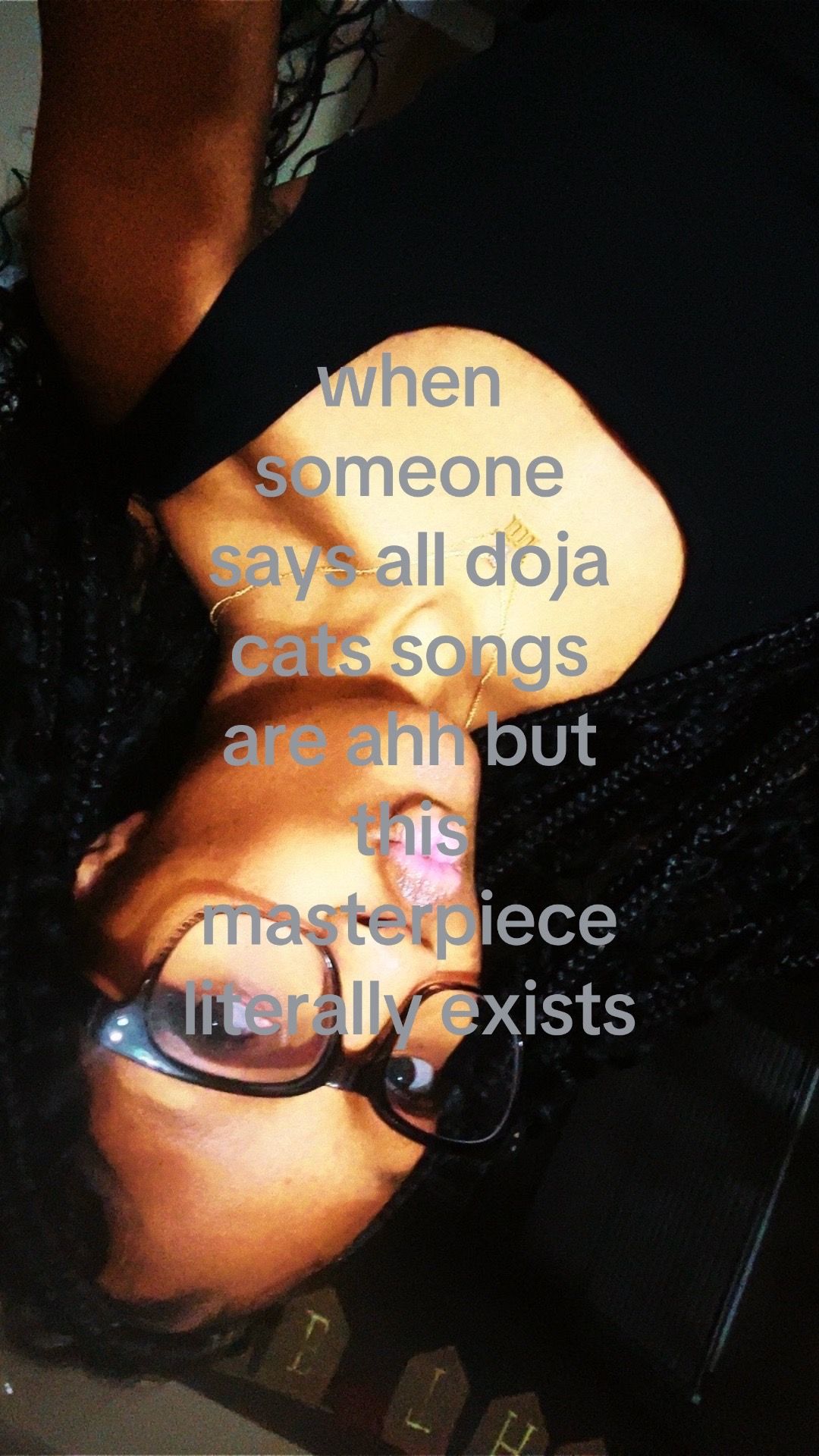 @livelaughllovemari