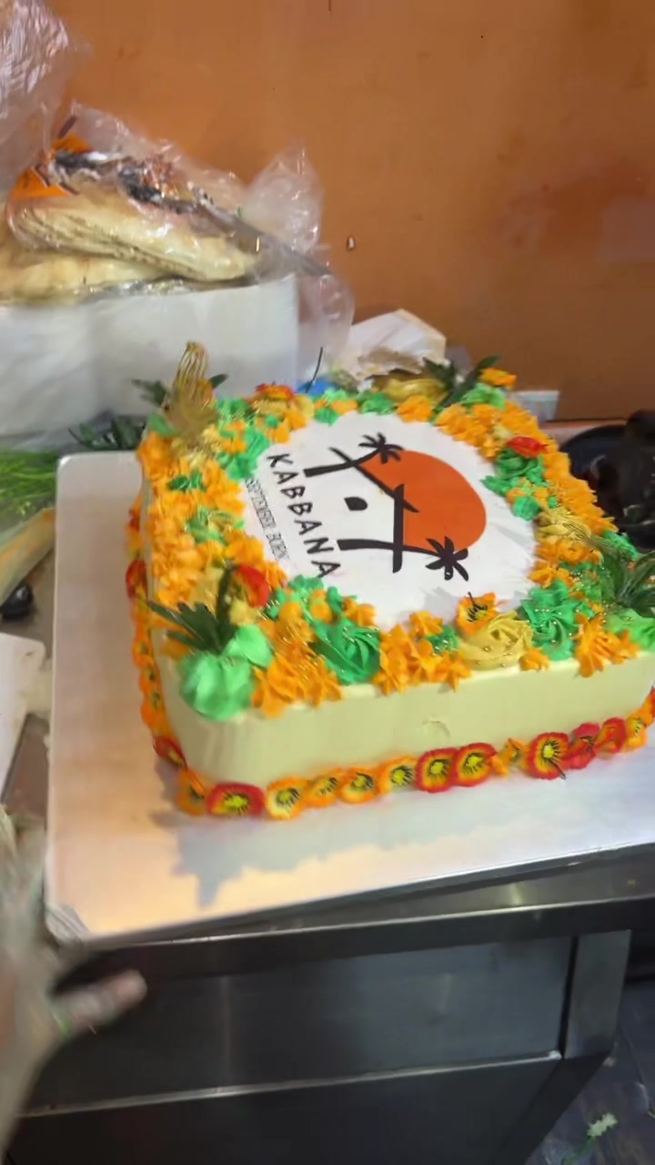 @Dee’s Bakes and Surprise ❤️