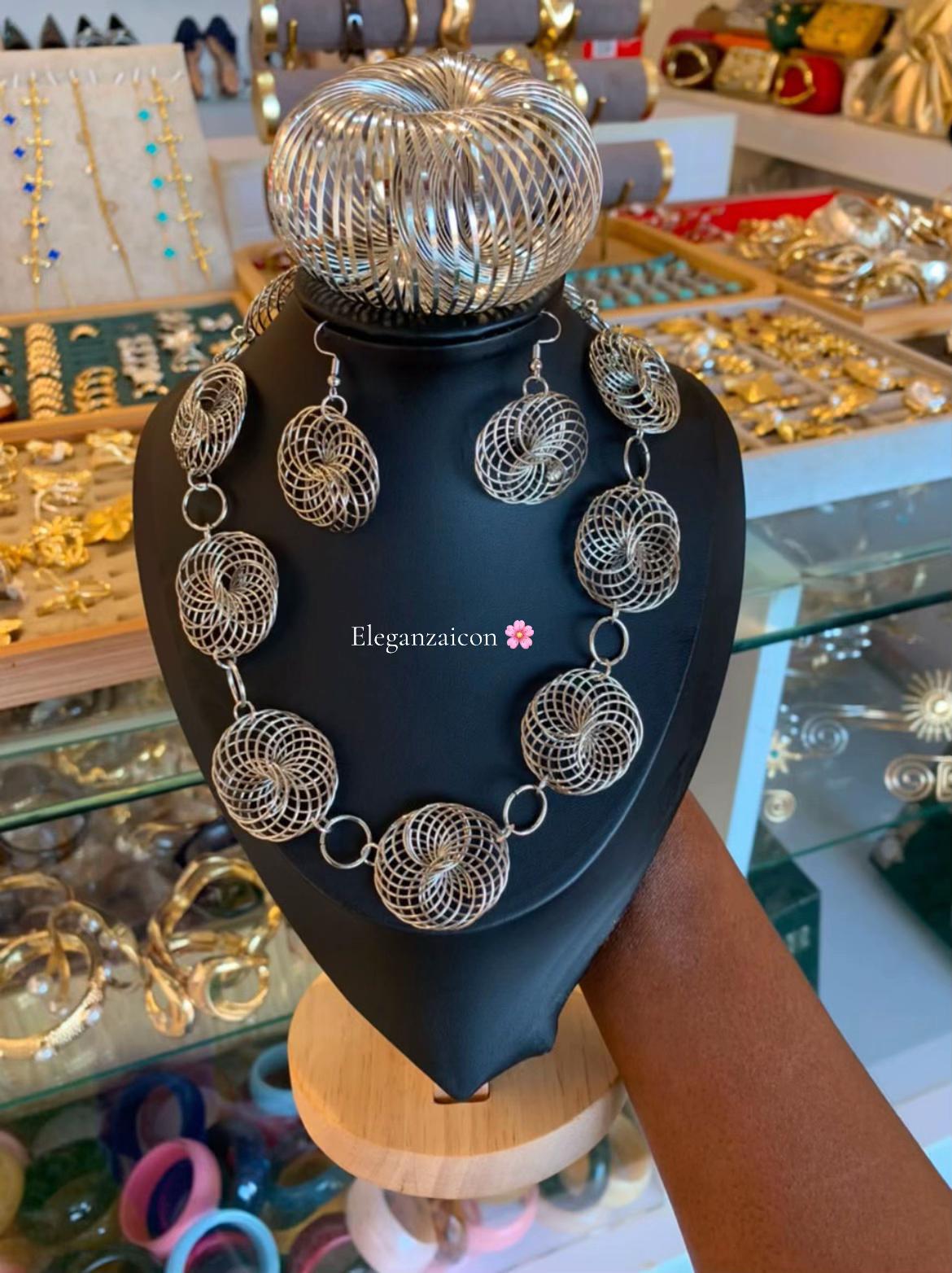 @ELEGANZAicon-jewelry/bag/heels