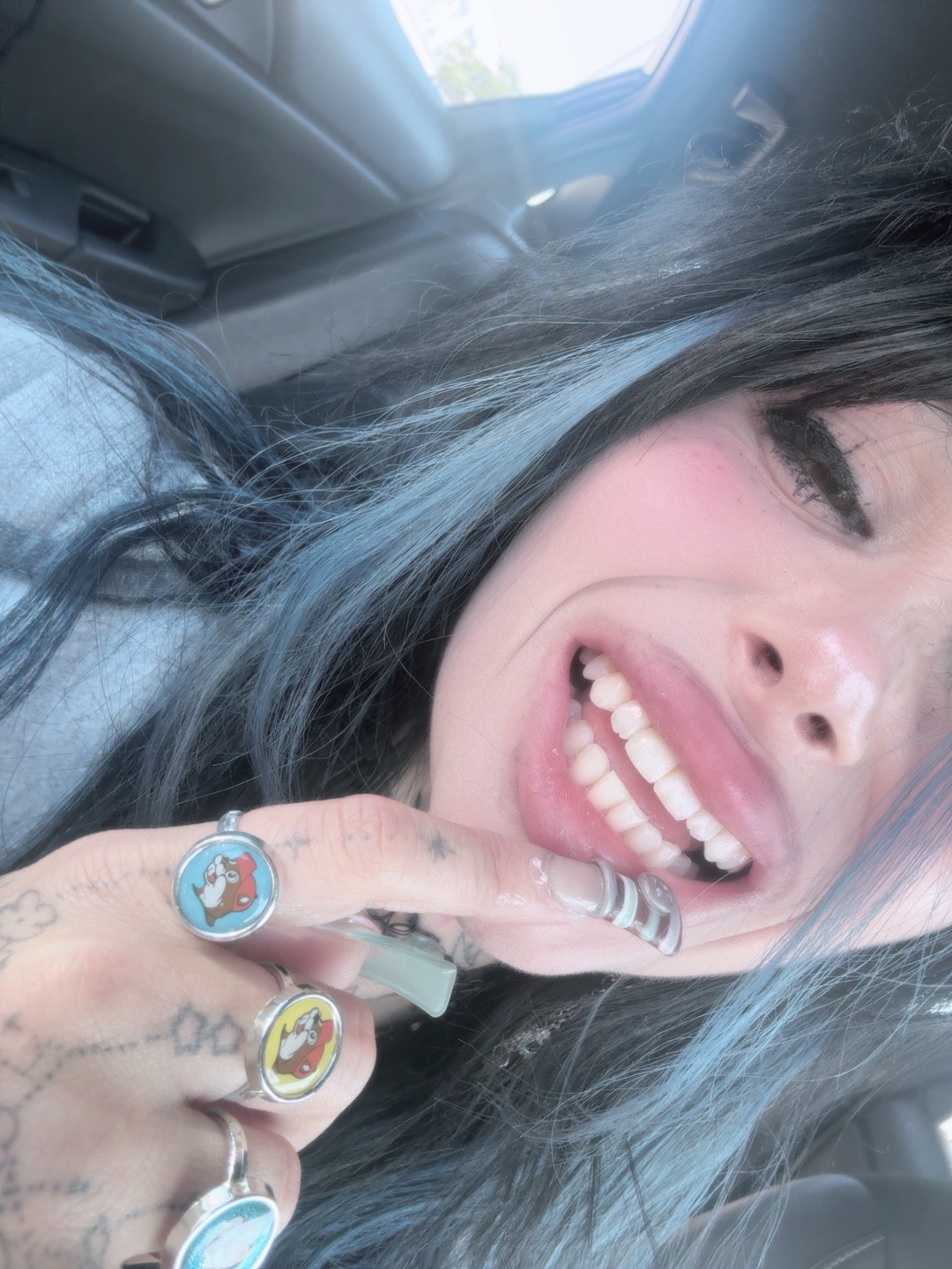 @zommmbri