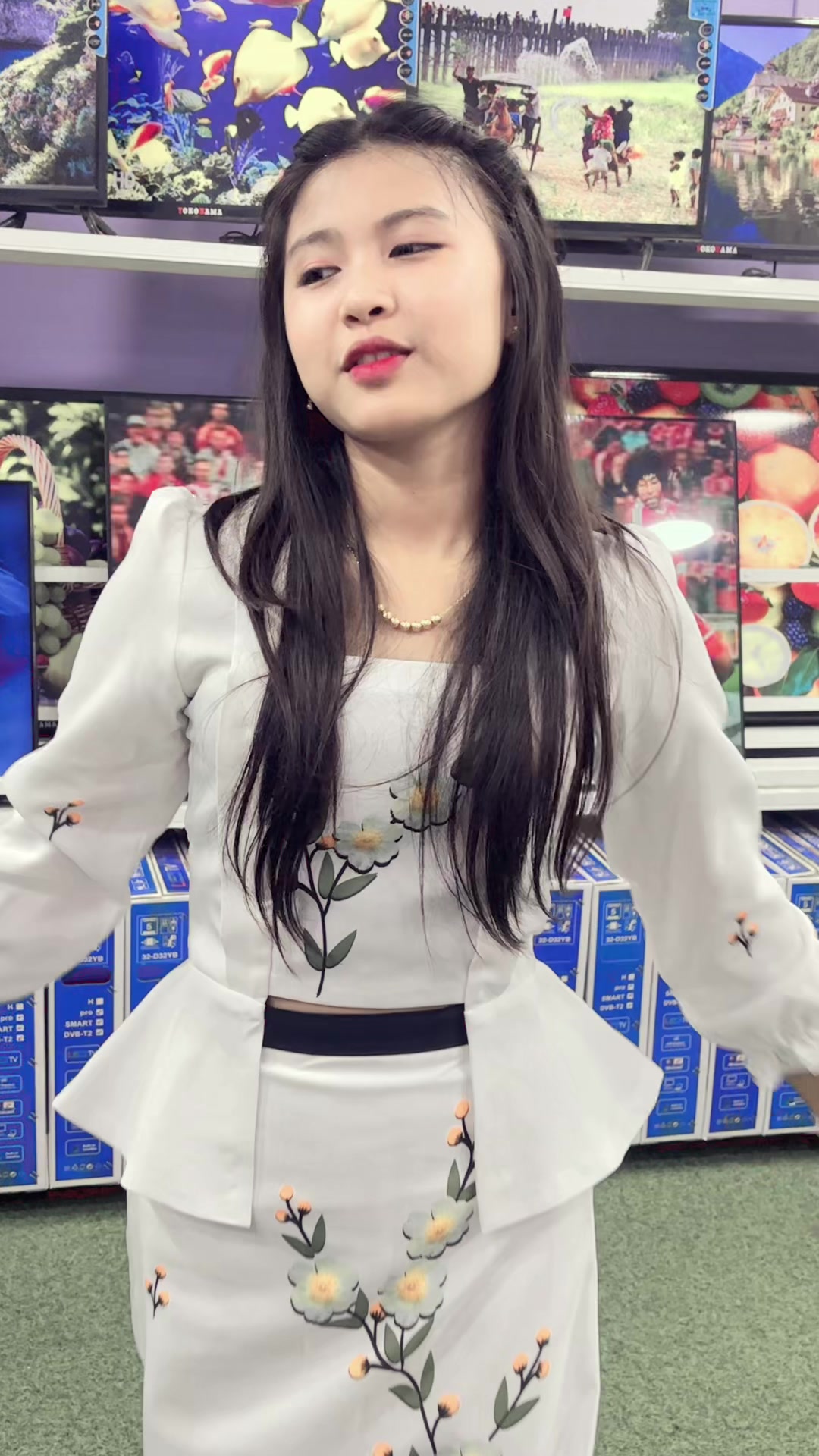 @💐💫သဲရွှေရည်ဖြိုး💫💐