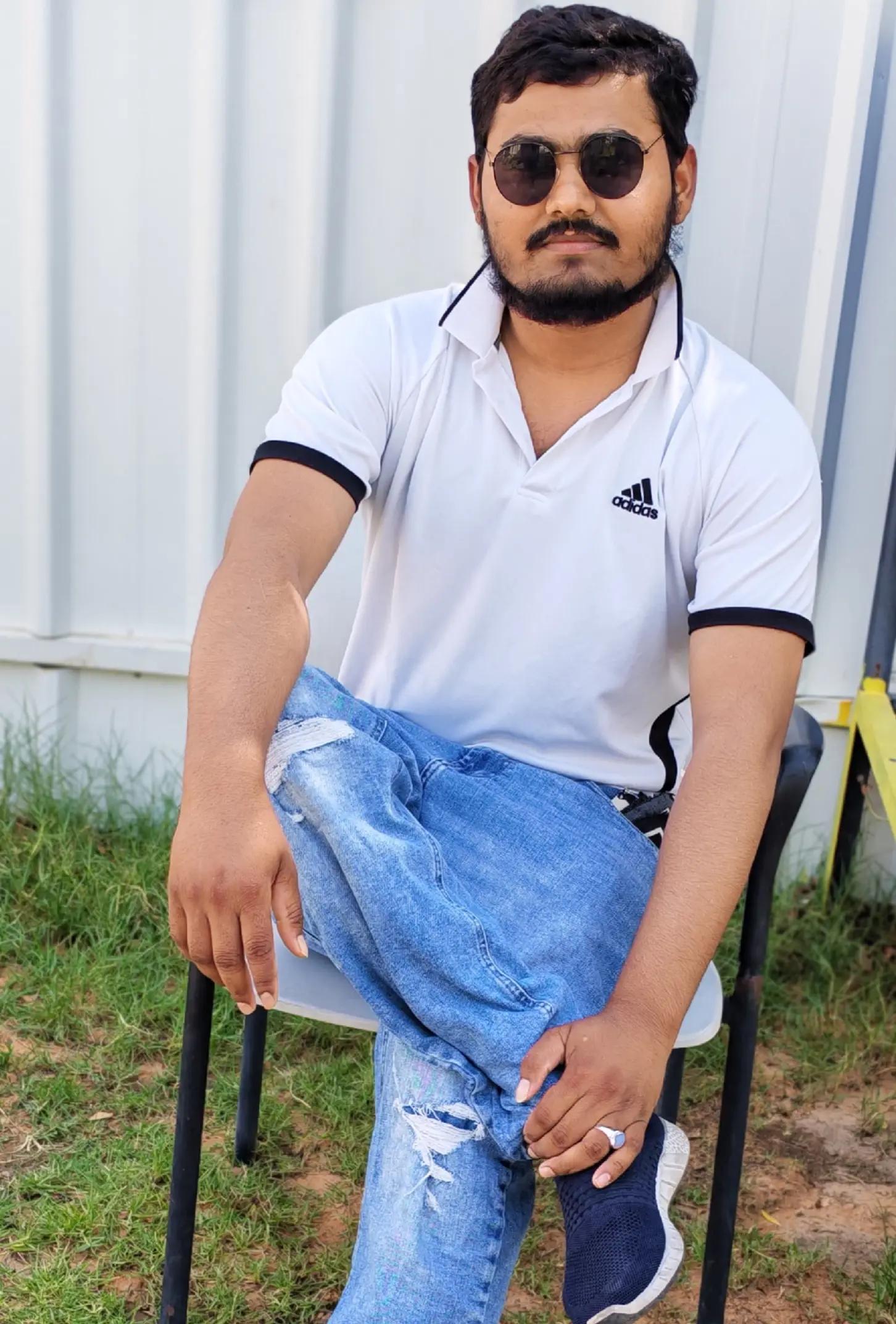 @Vivekkumar singe5856bibeksingh