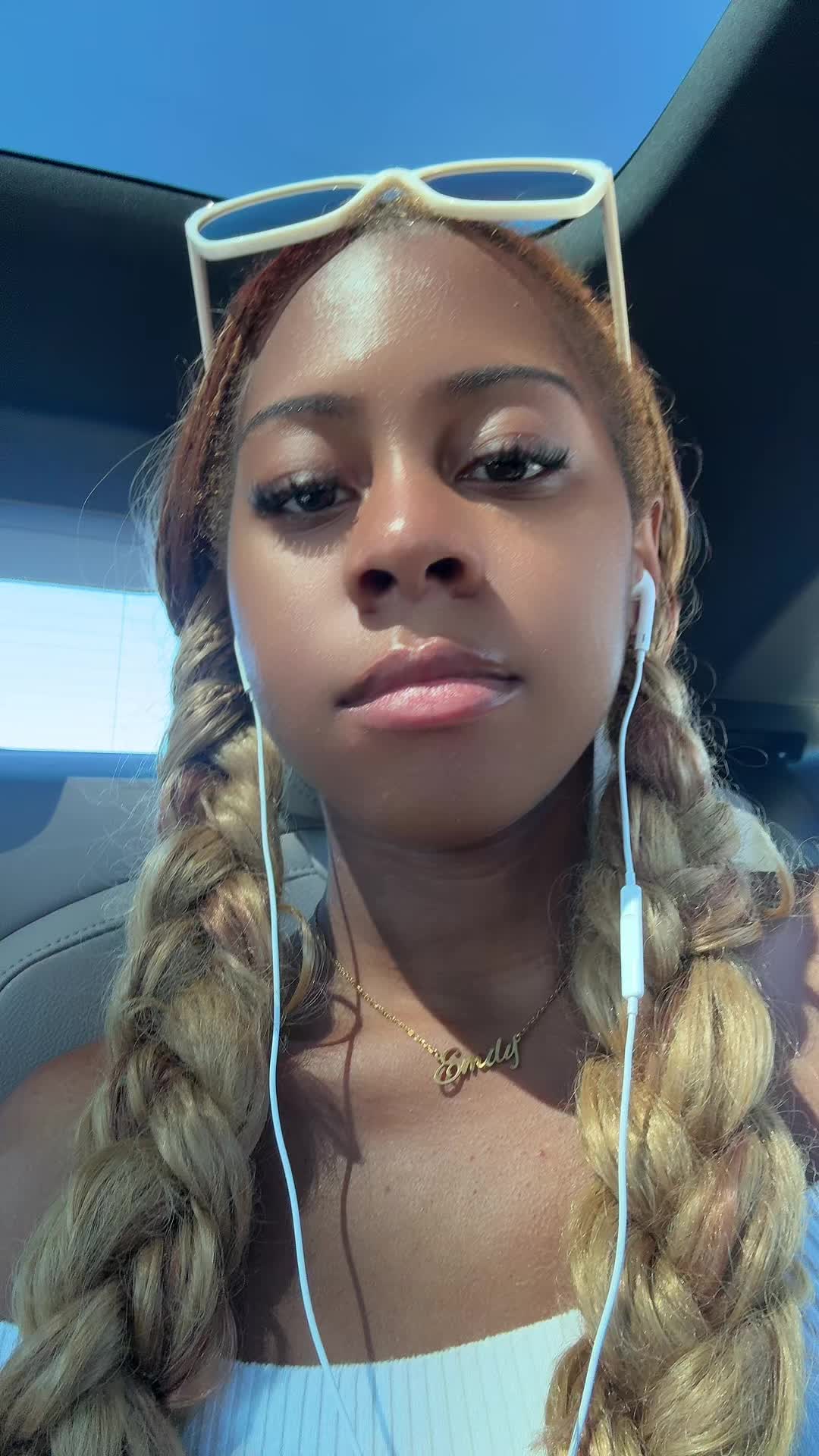 @Dollface
