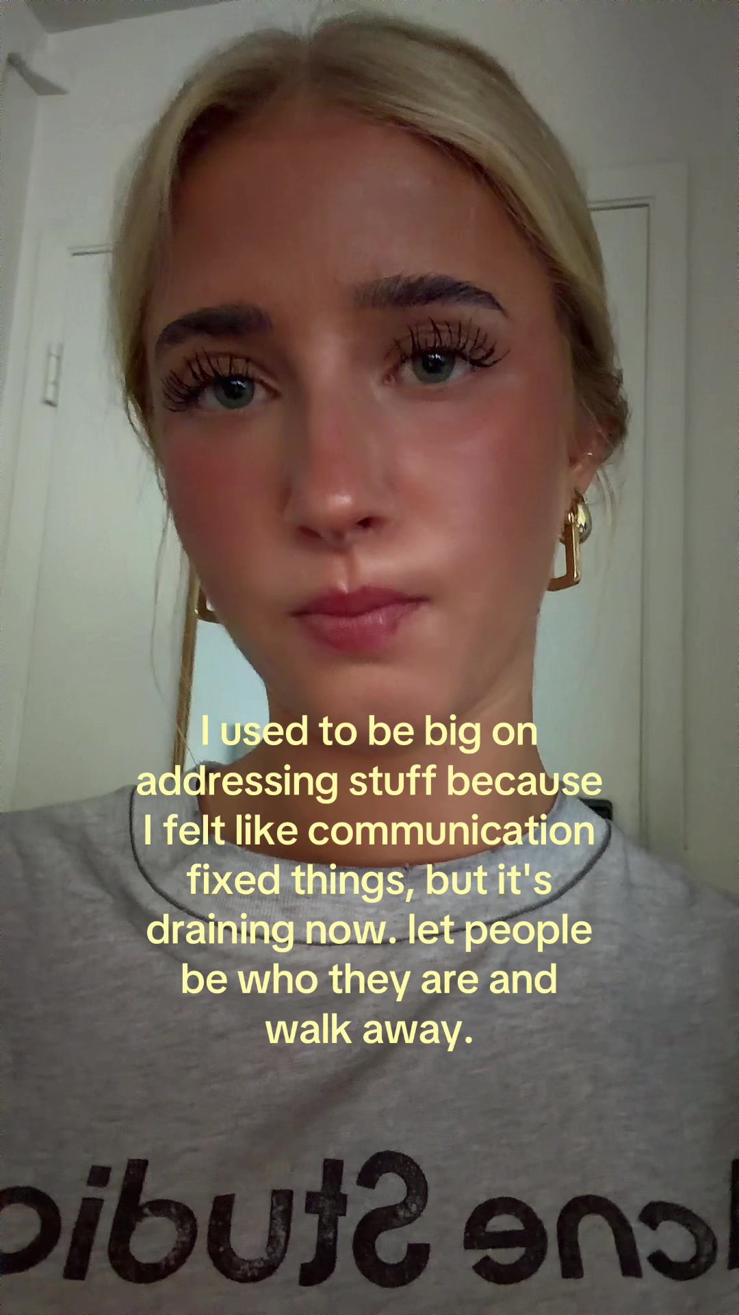 @theelliebarker