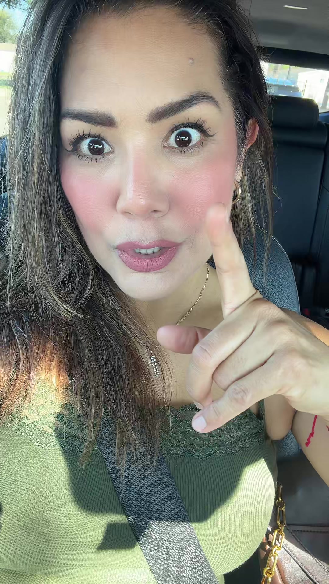 @L.N Ana Lau