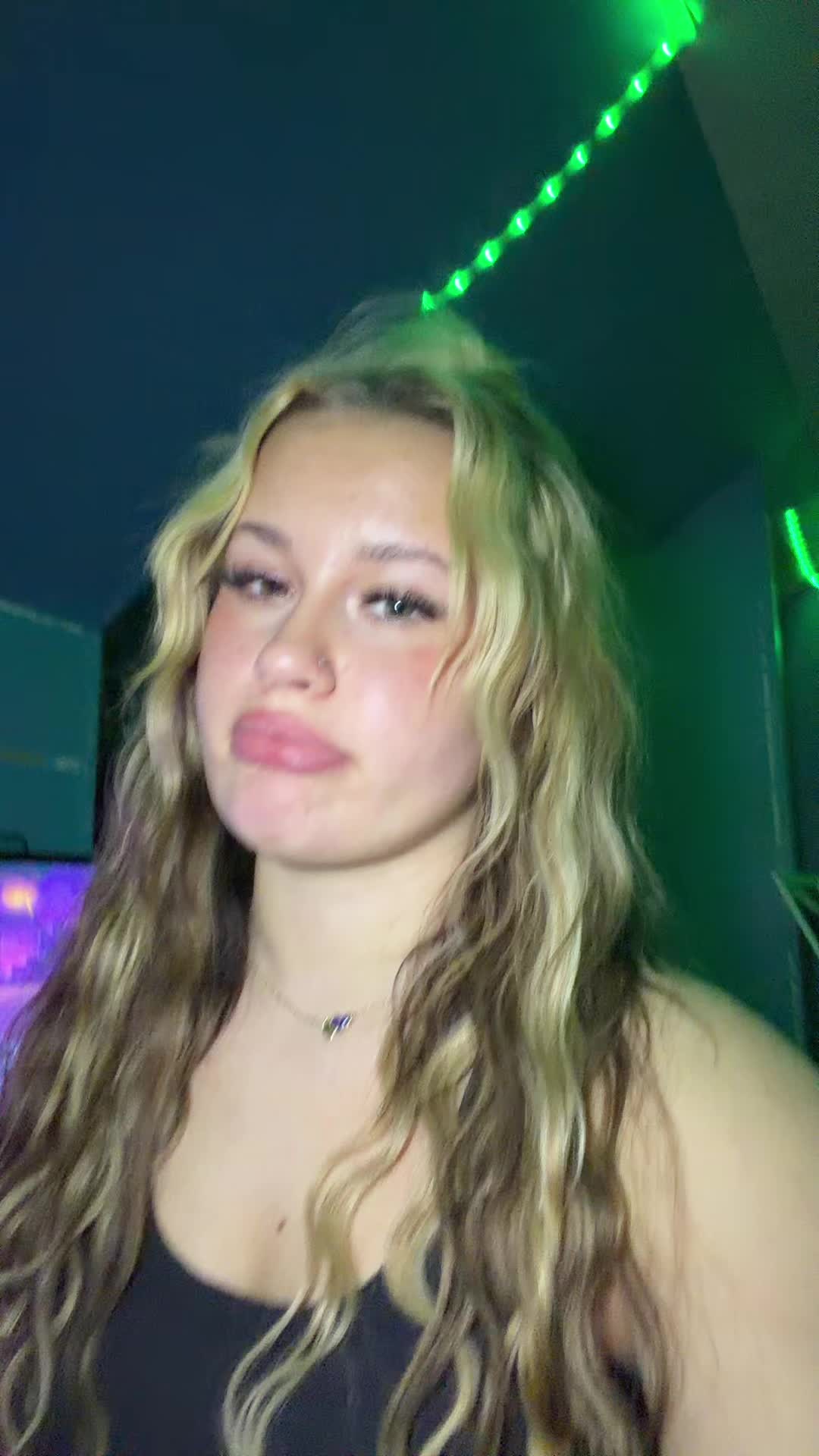 @𝐭 𝐚 𝐲 𝐥 𝐨 𝐫