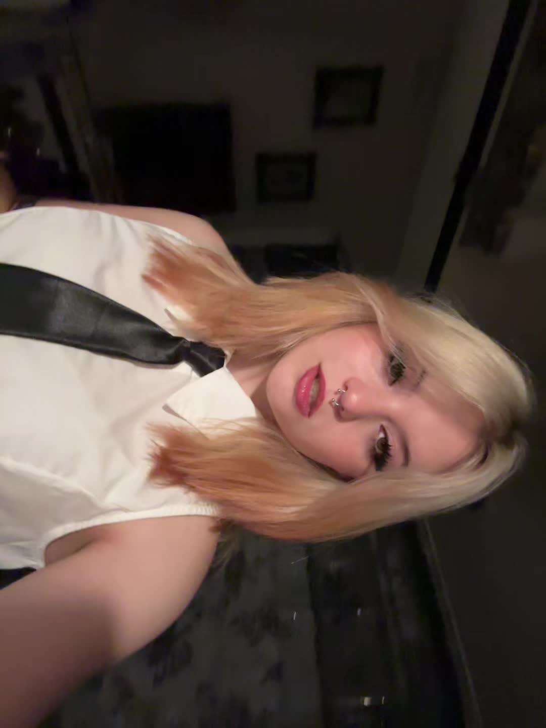 @:3