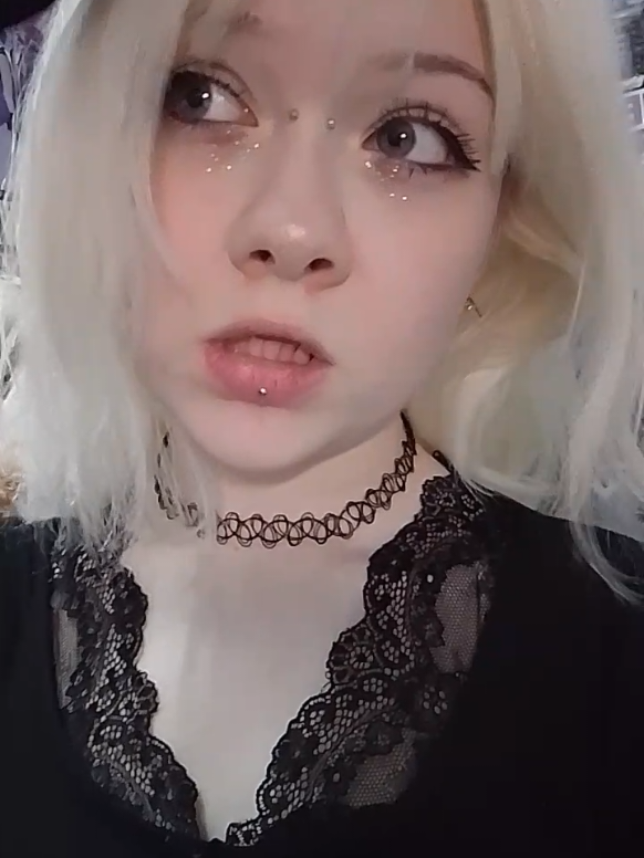 @рена чоч🎐