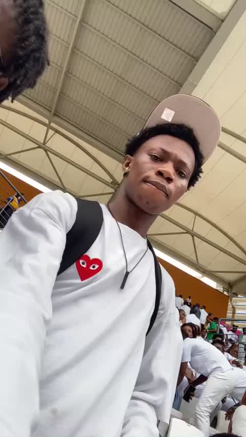 @VNG€ ~ IZI spam 👻✍️