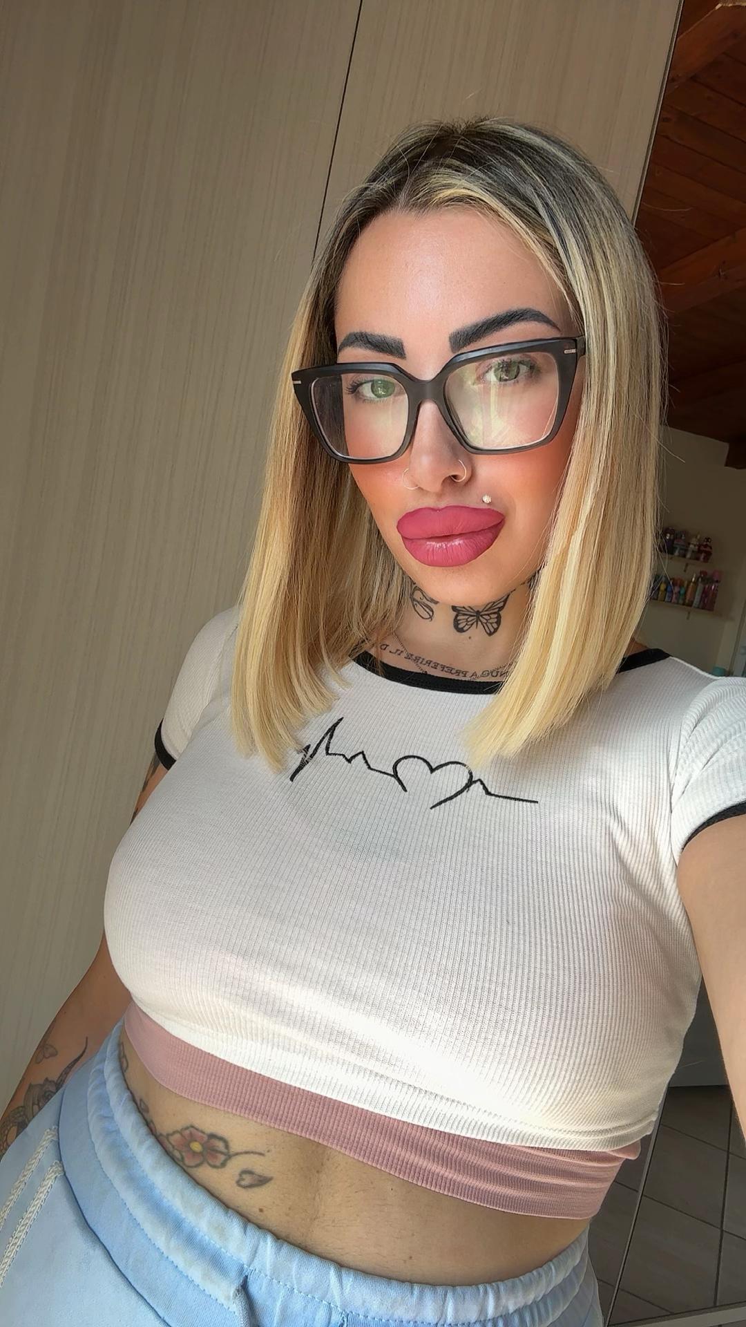 @ERIKA🖤