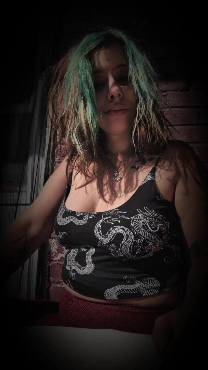 @buzzedqueen