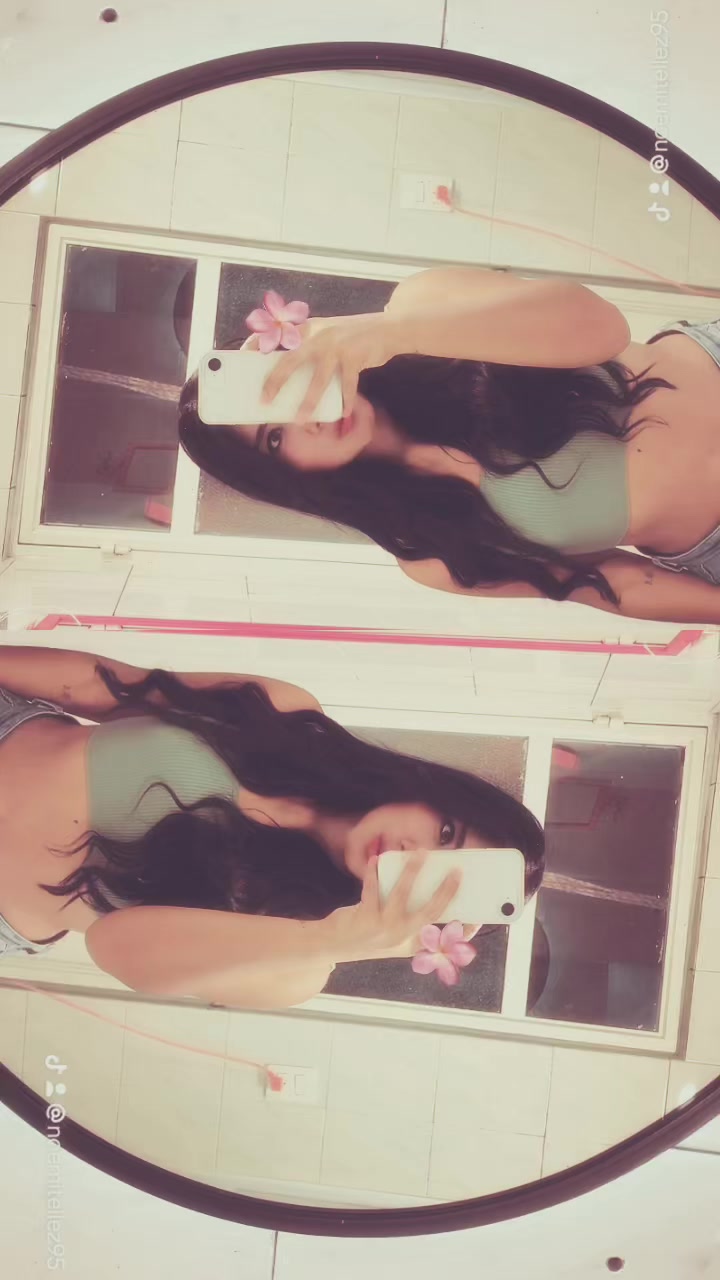 @𑣲 Noemi Tellez