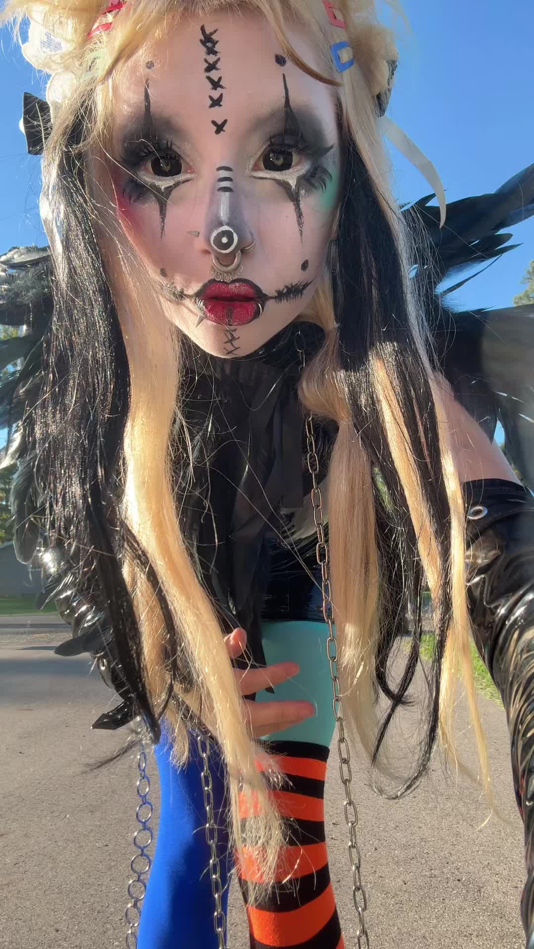 @fawna 🖤🖤🦷