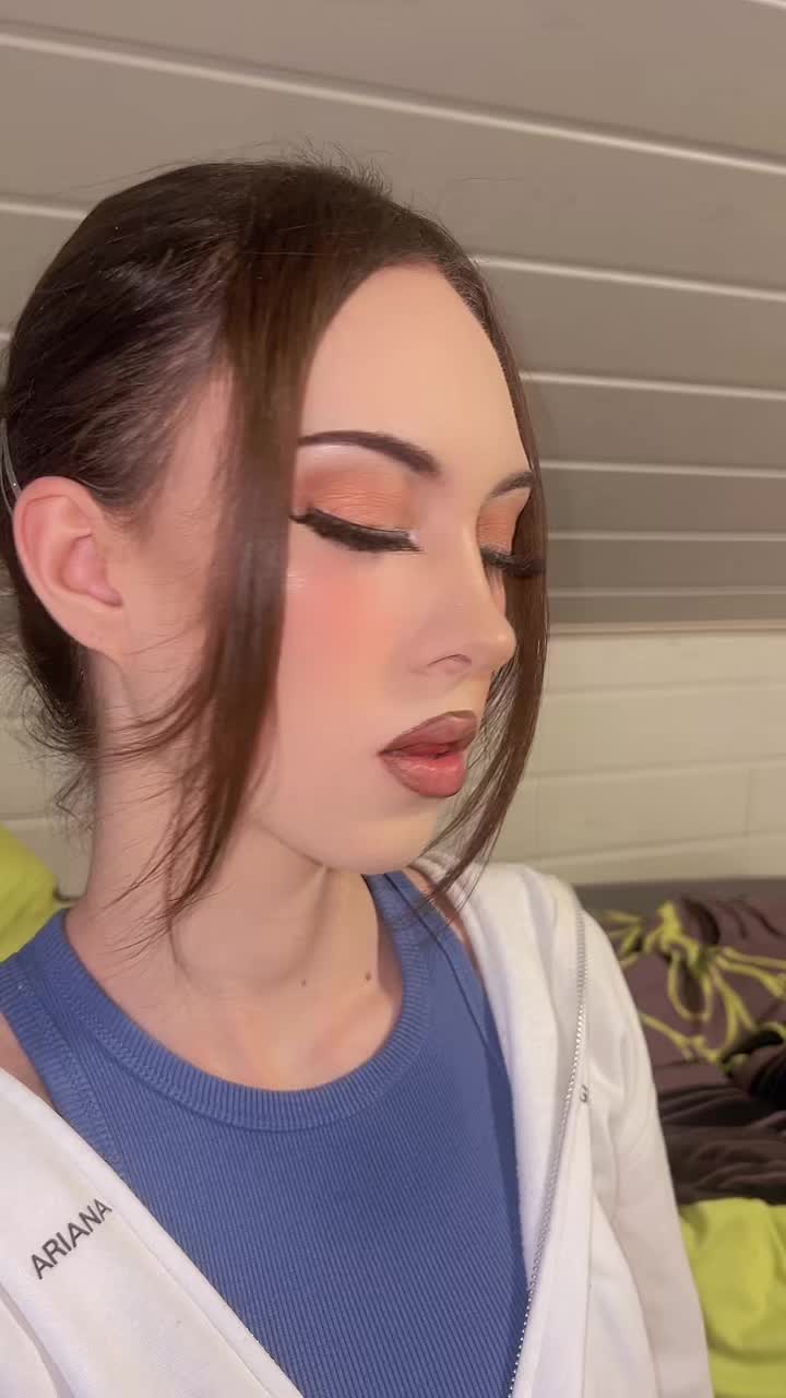 @Julie_🦋🎗️
