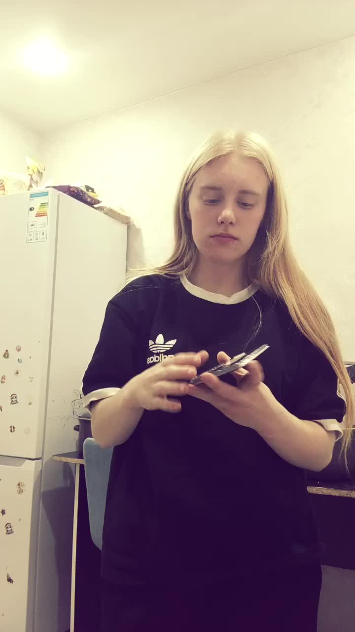 @Алинка😅❤