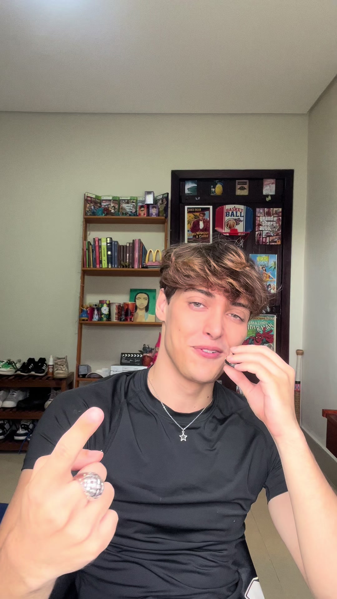 @Johnny🪞