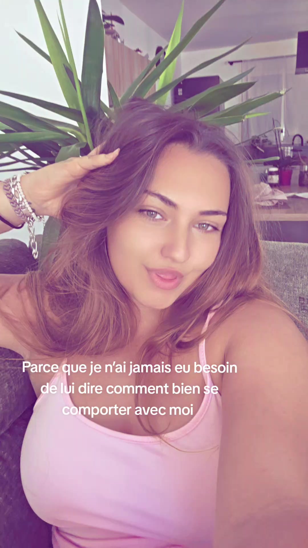 @.🐬