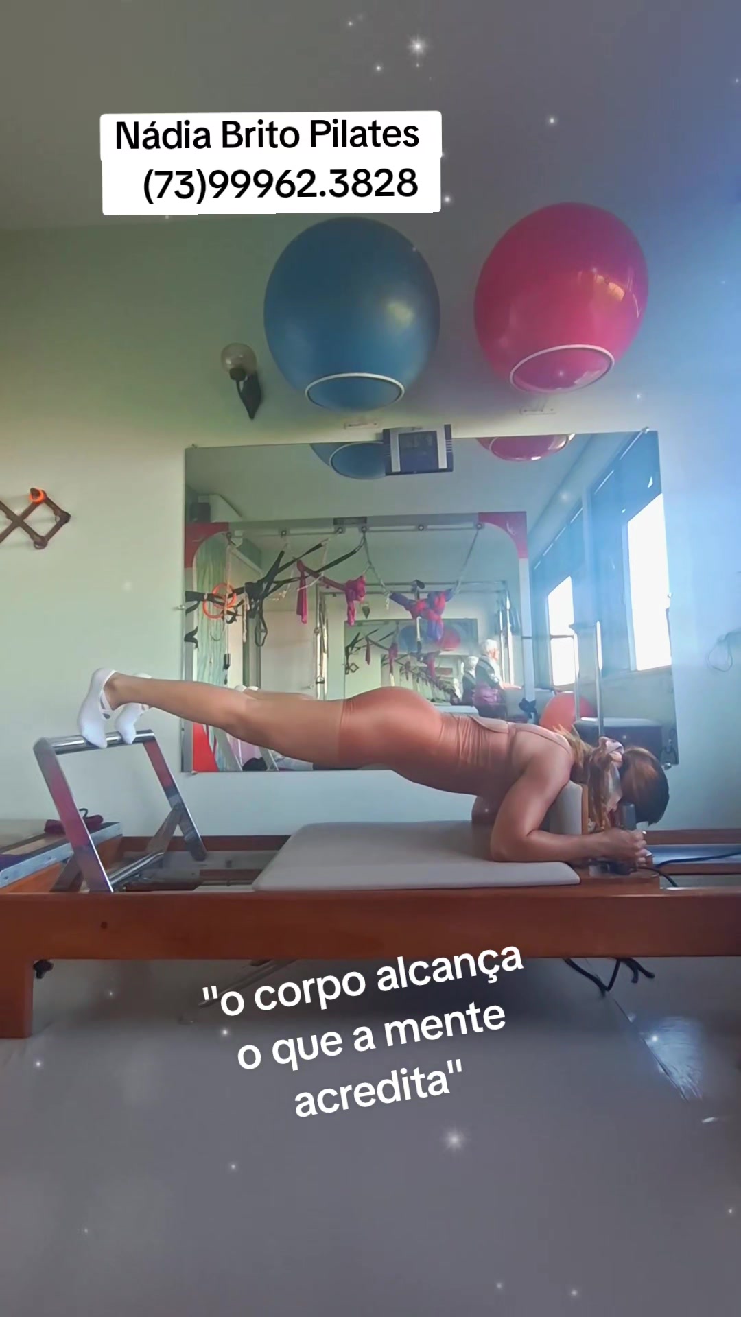 @N&aacute;dia Brito