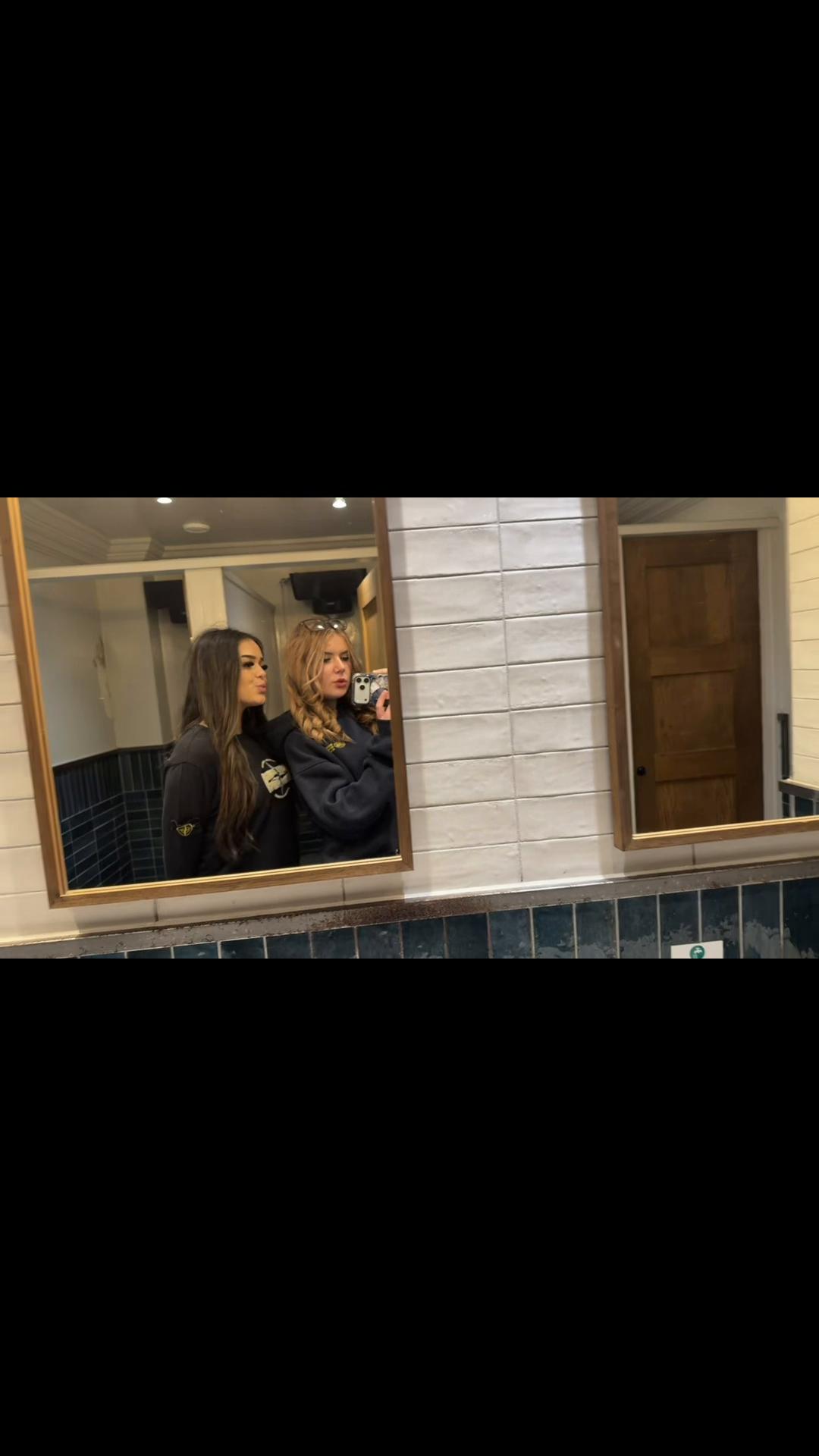 @Lily🐆🍸