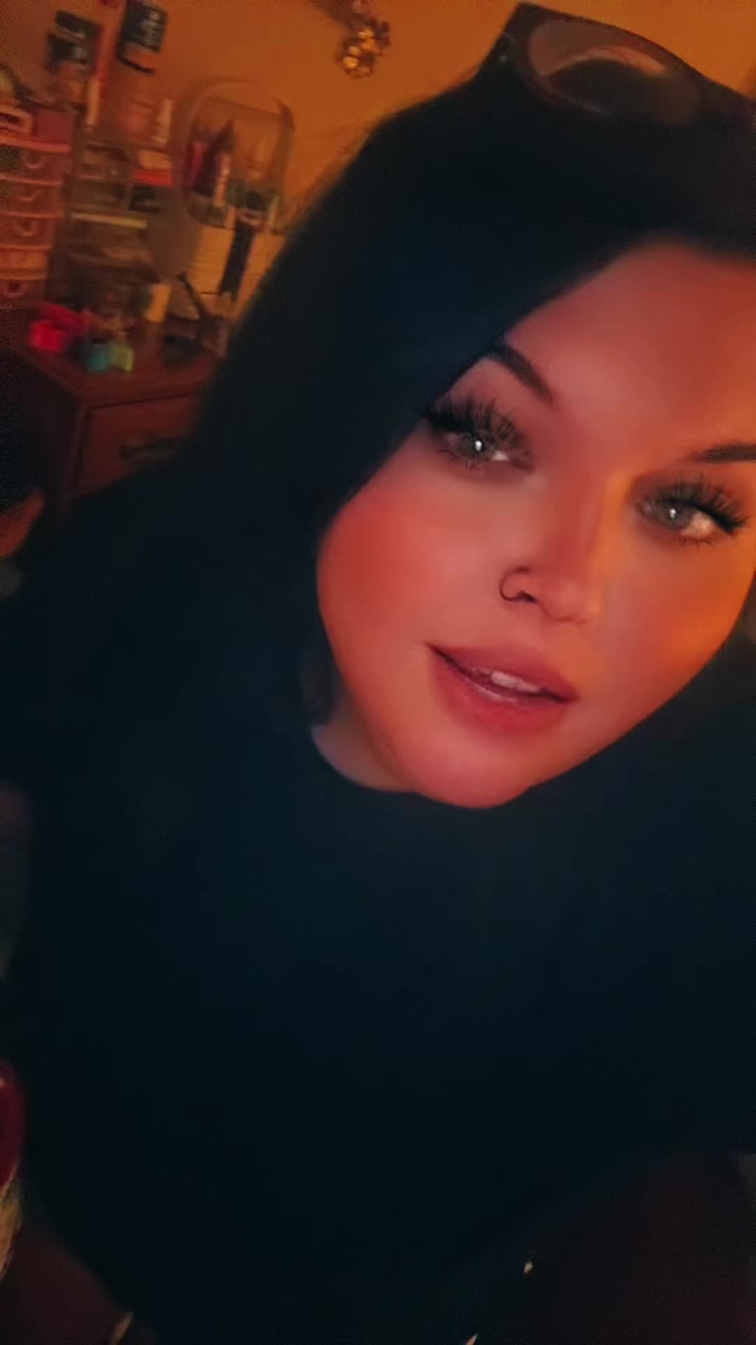 @🐝Blue Eyes & Thick Thighs🐝
