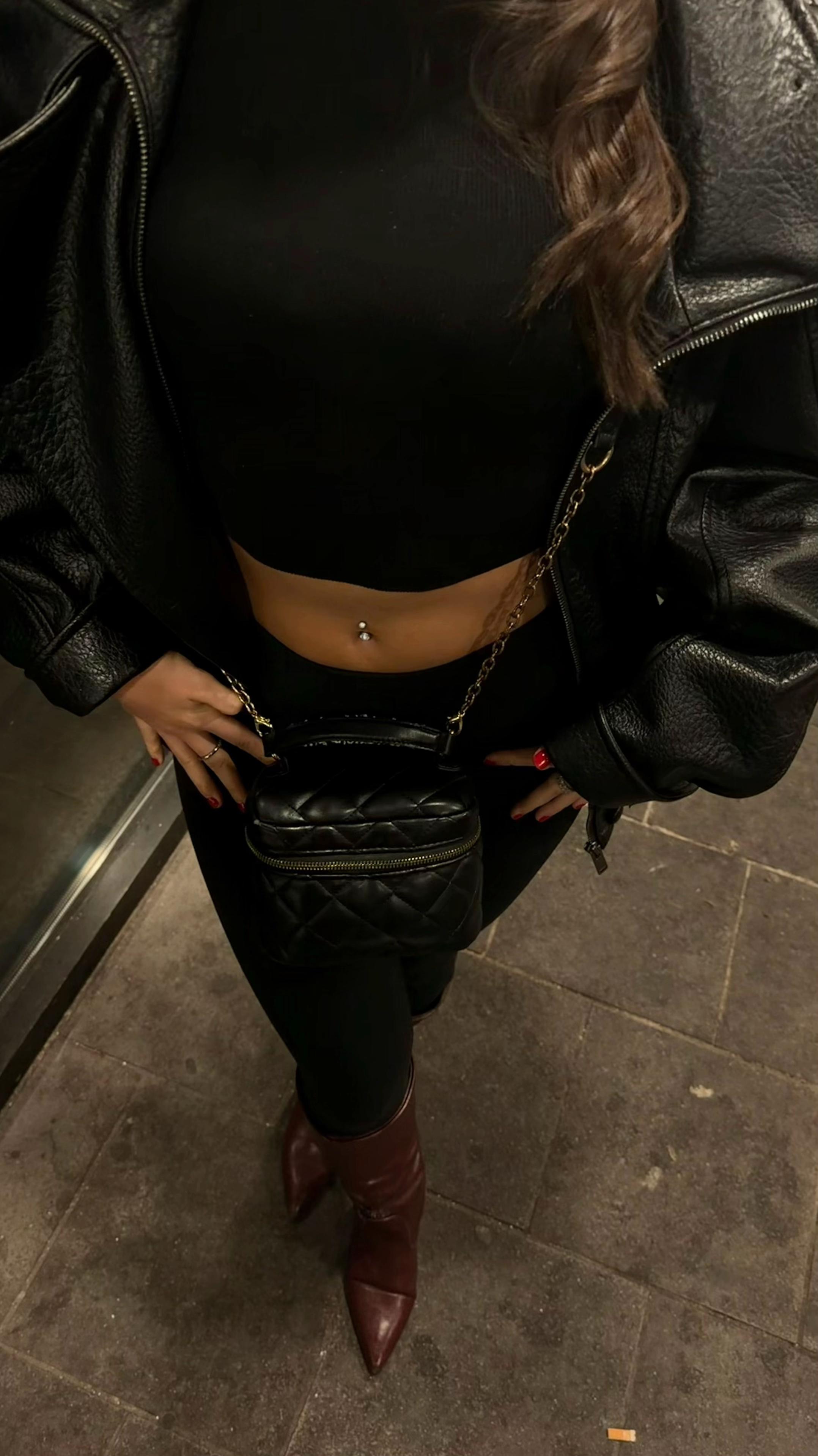 @𝒩