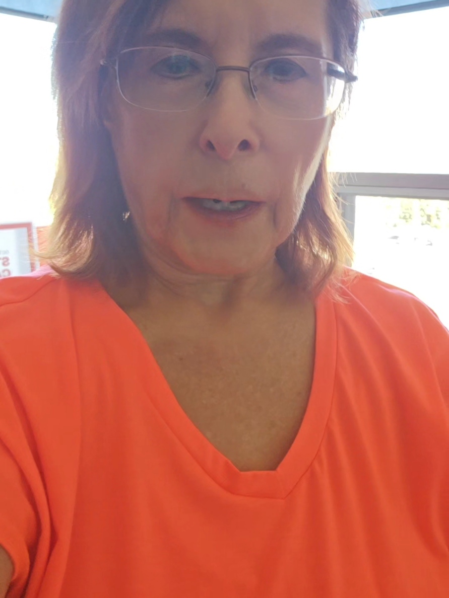 @Debbie Elicksen 🇨🇦🇺🇦🤘🧡