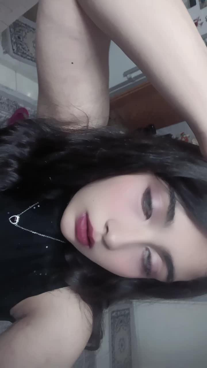 @𝐻𝑒𝓁𝒾𝒶 🐇💕
