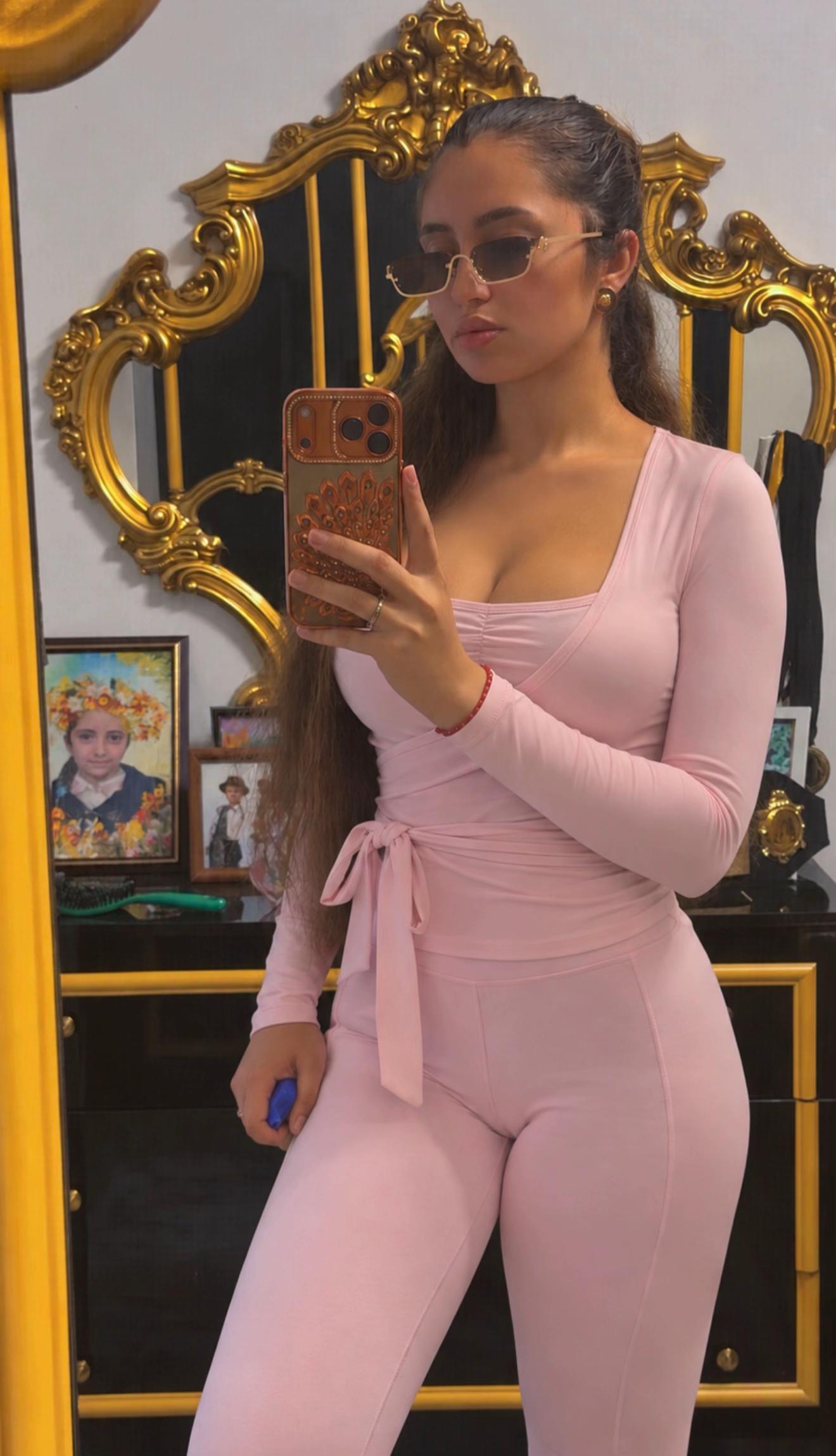 @__anaaa18__