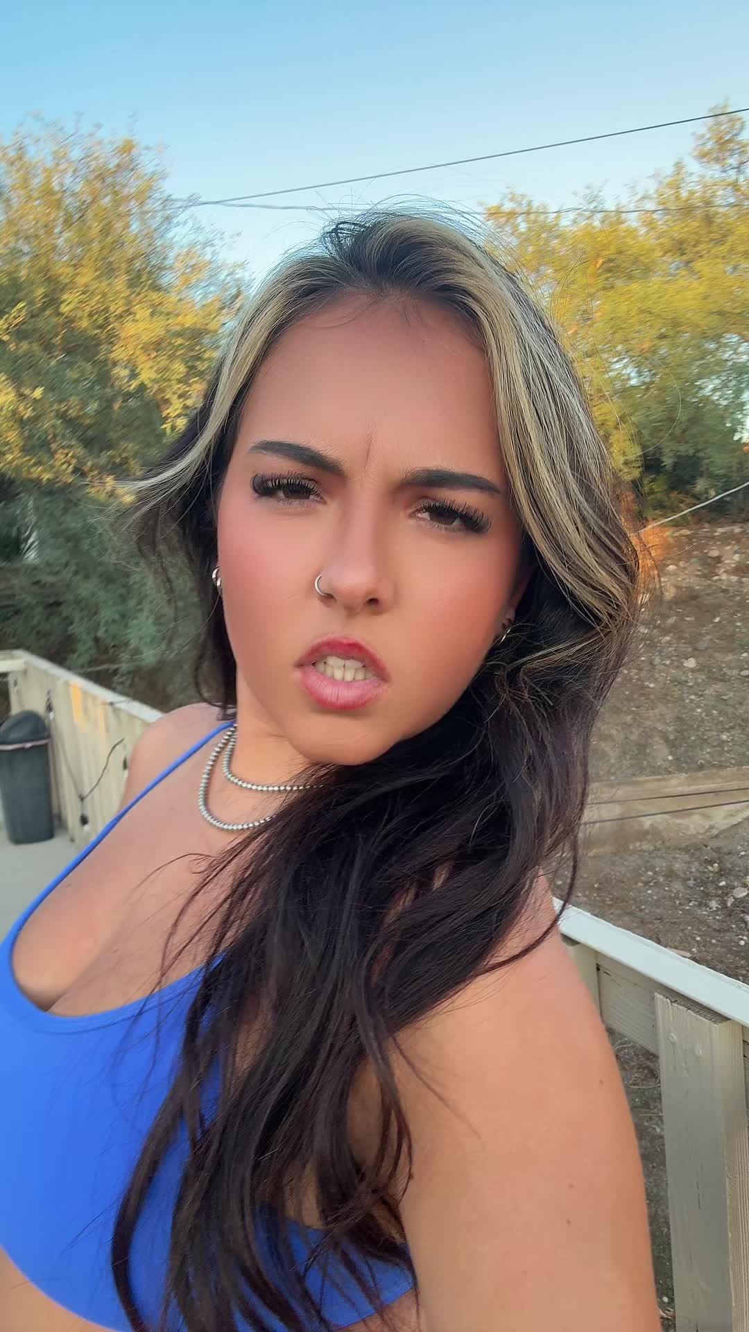 @pikivids_