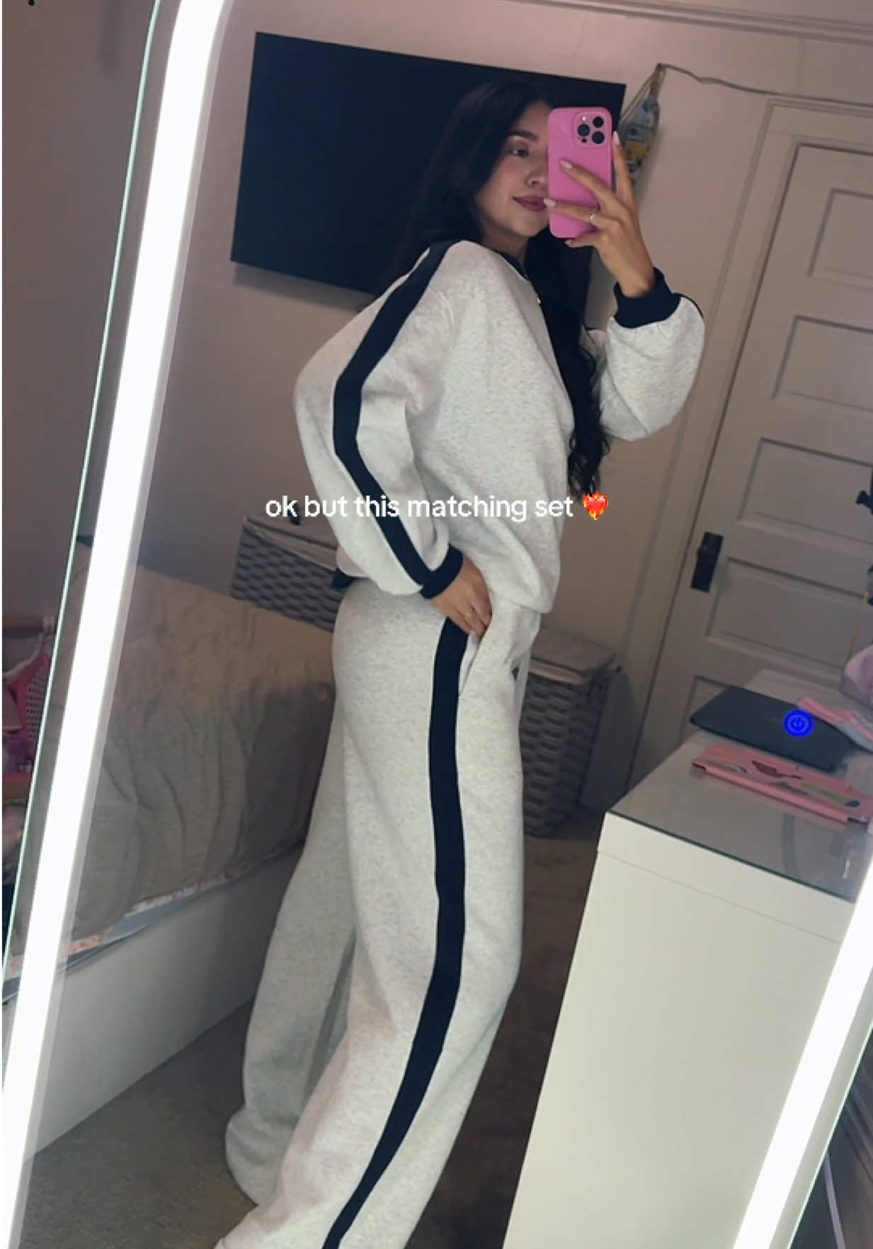 @ᒪIᒪᒪIᗩᑎ ᗷOᑎIᒪᒪᗩ.🦒