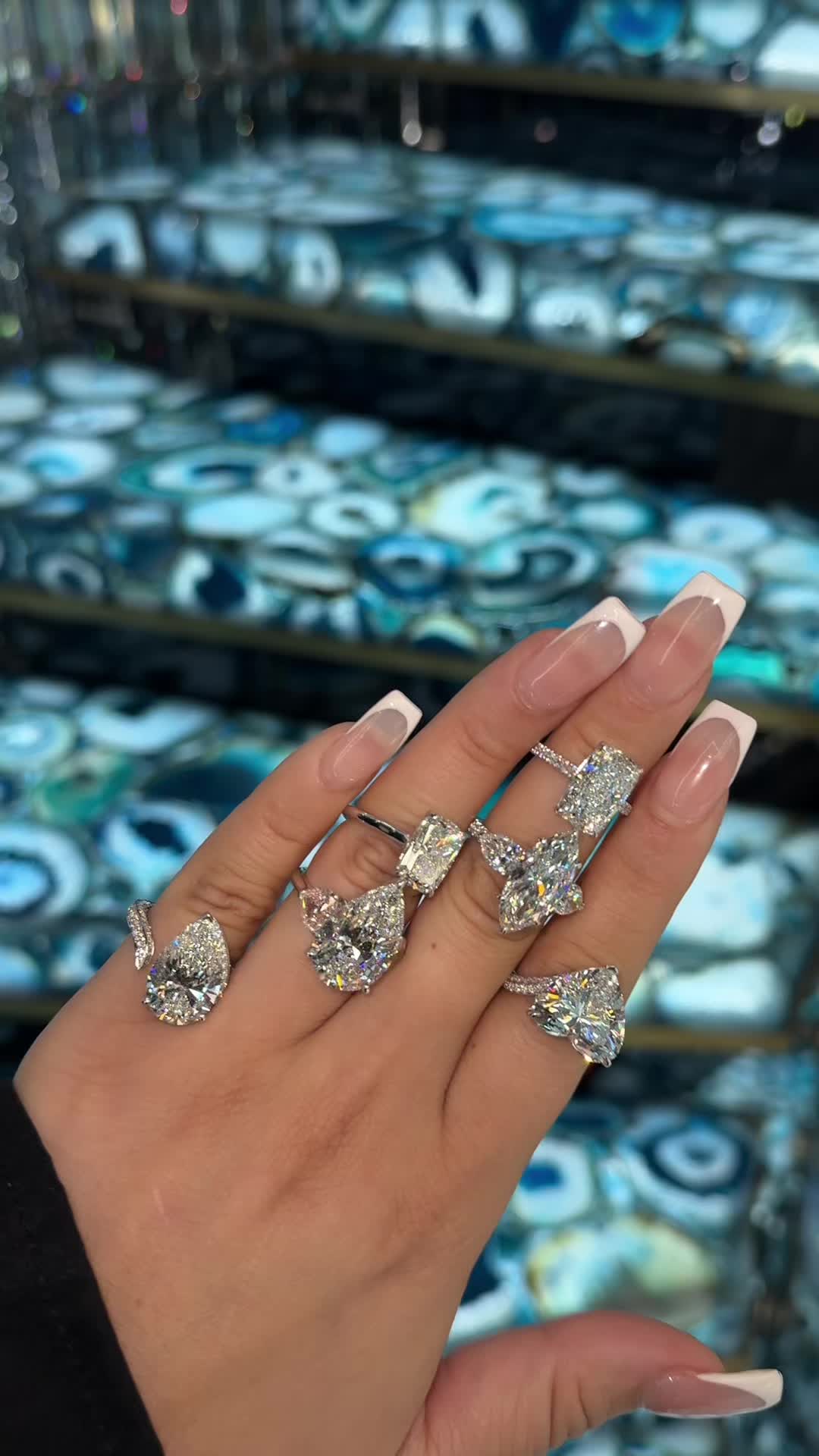 @Victoria Pristine💎