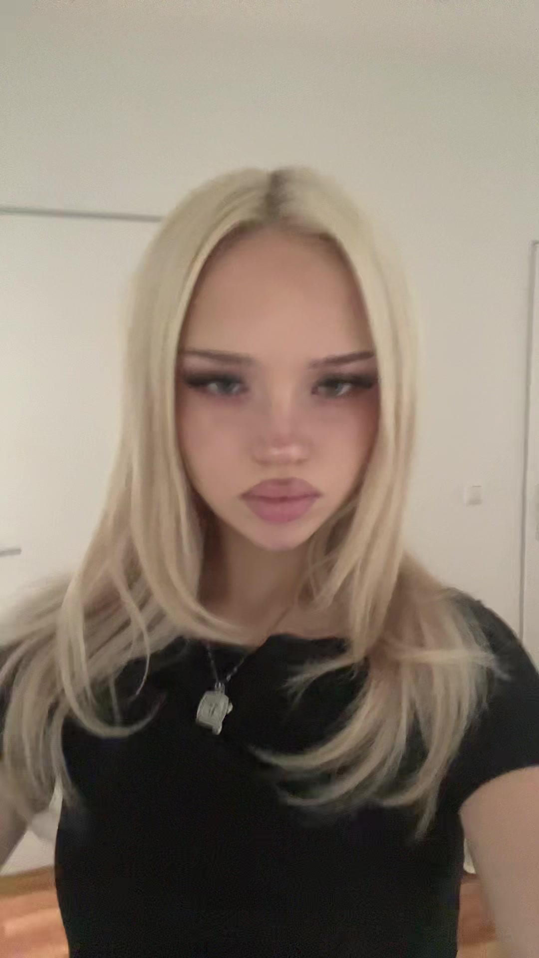 @аня