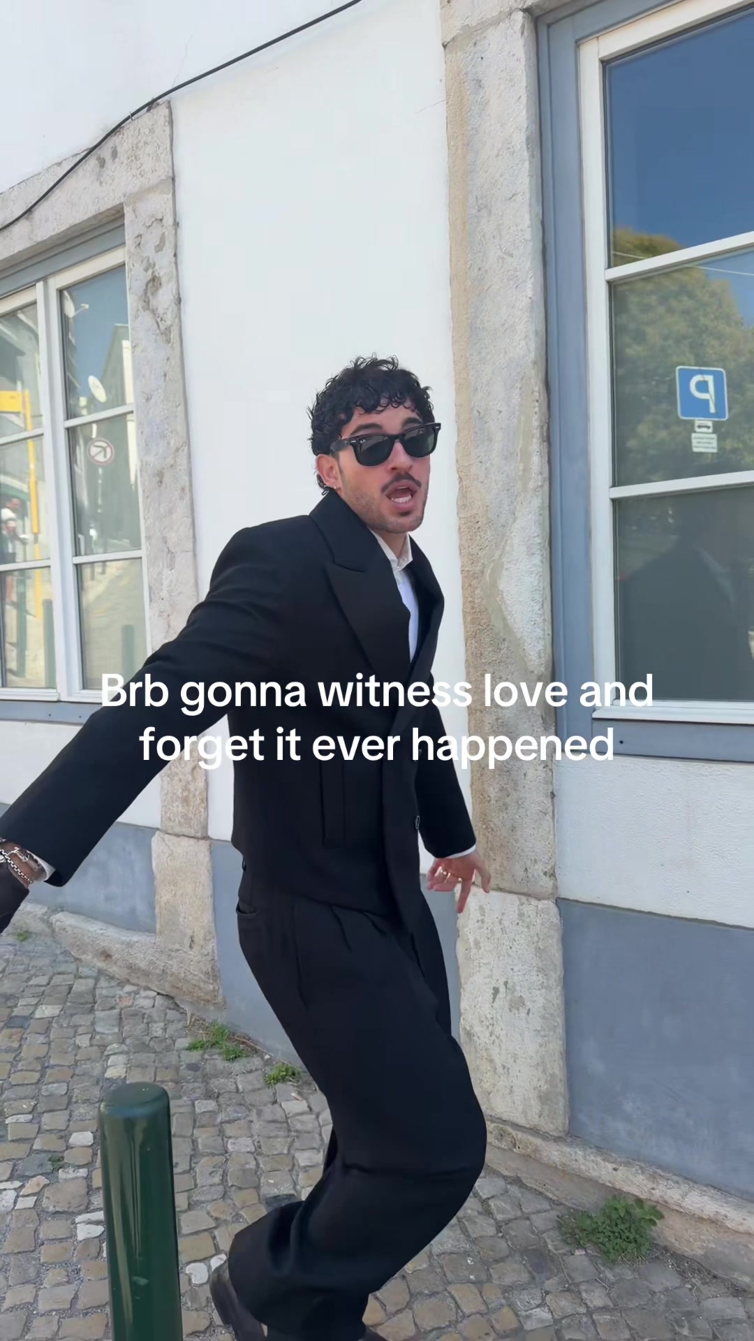 @Luis