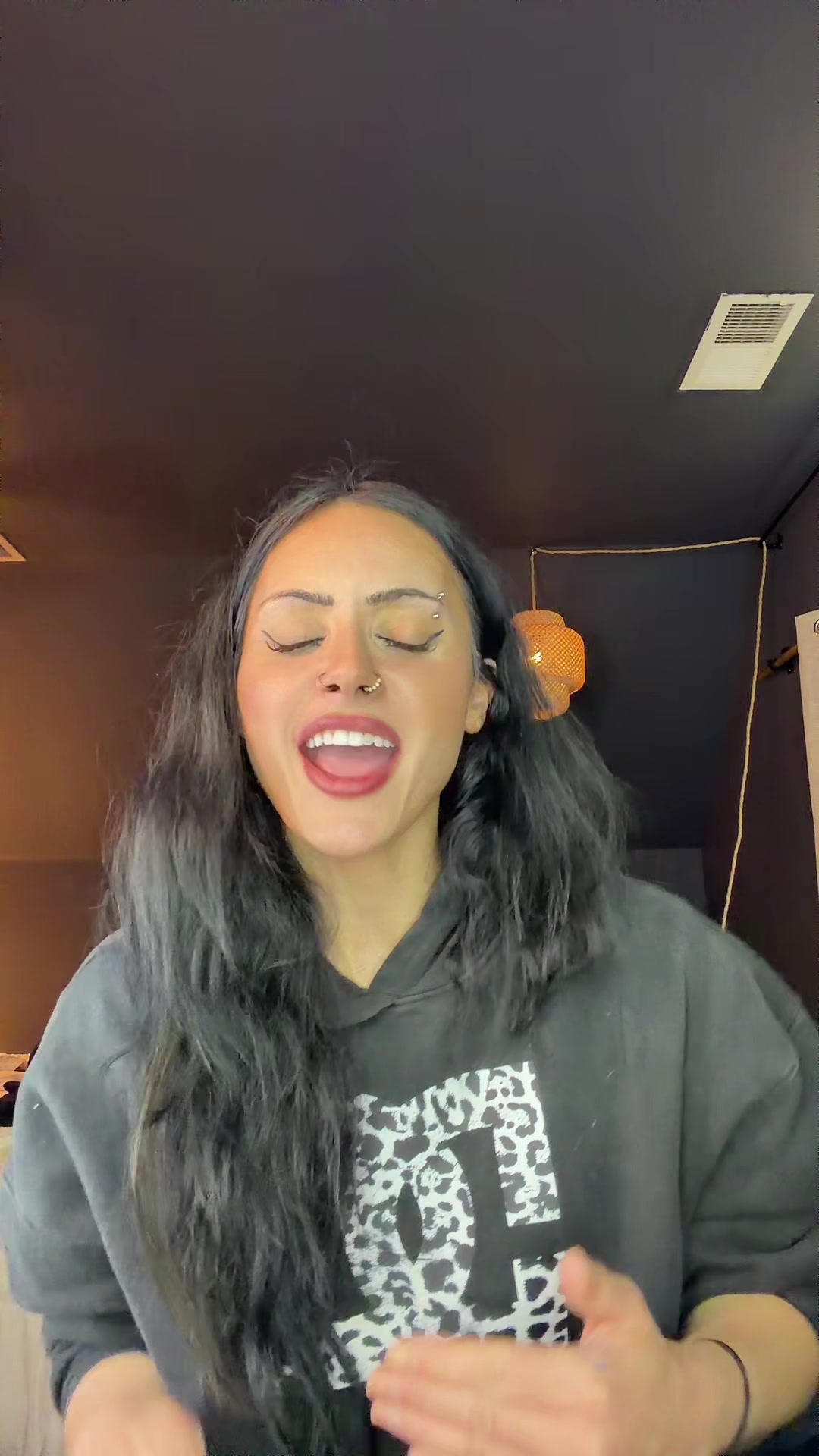 @zarinabae