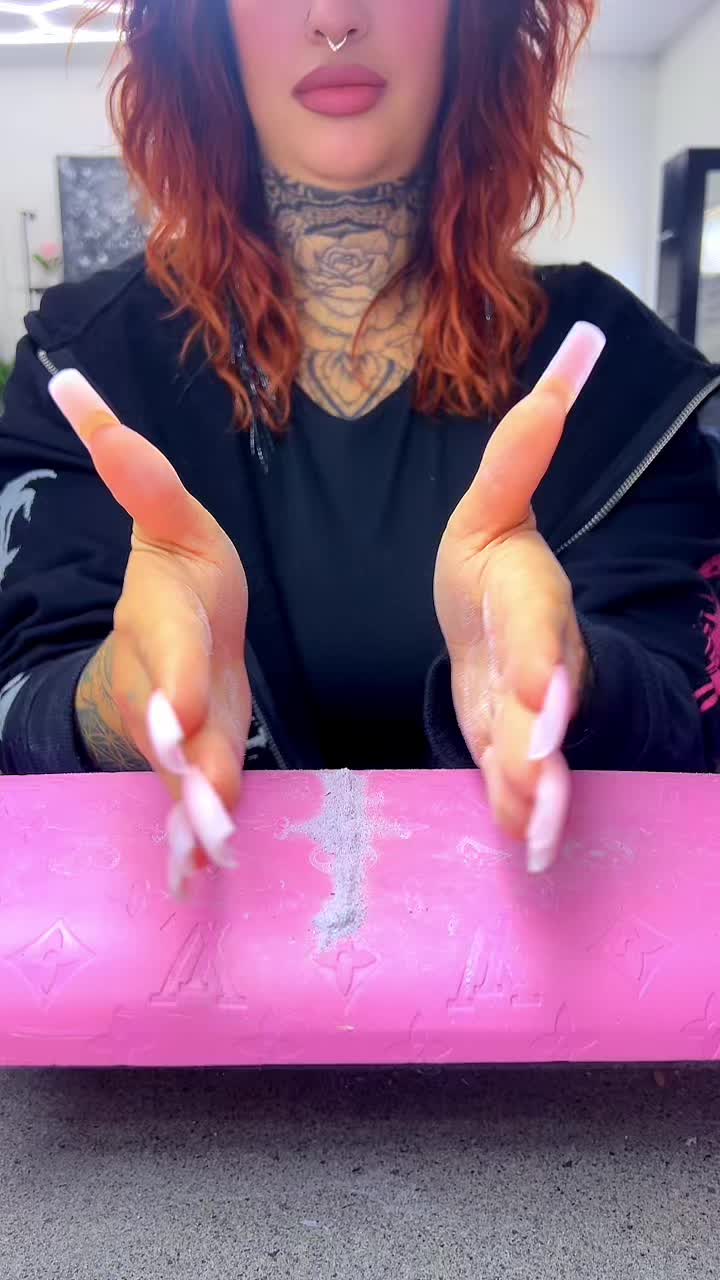 @MiMi 🎨🦋👑🦄