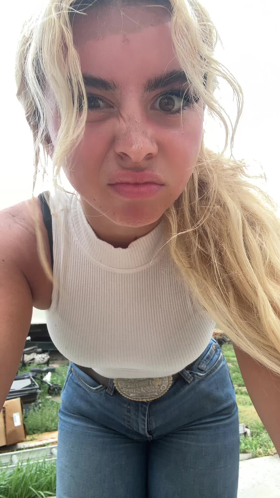 @Valianna Rose