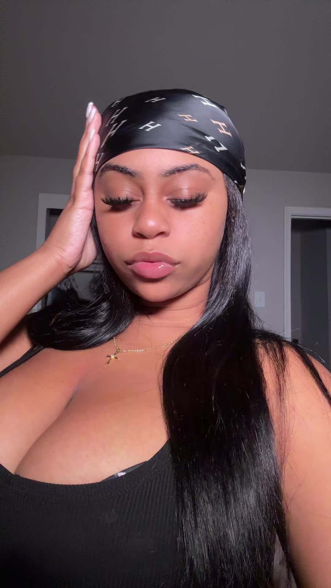 @Kaylalebomb ✨