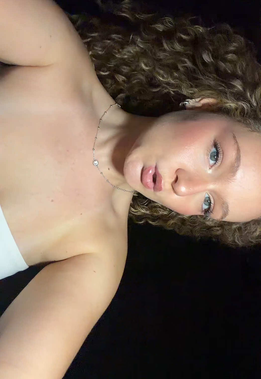 @laruuiz_