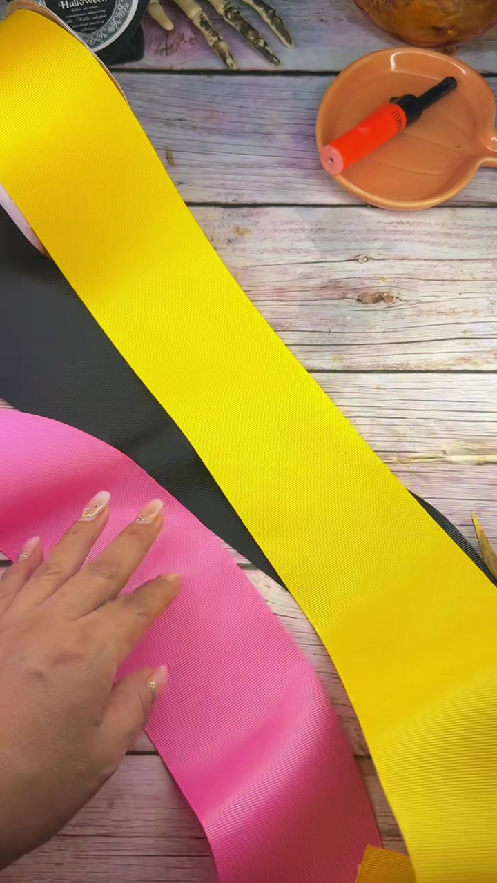 @Mo&ntilde;os Titas