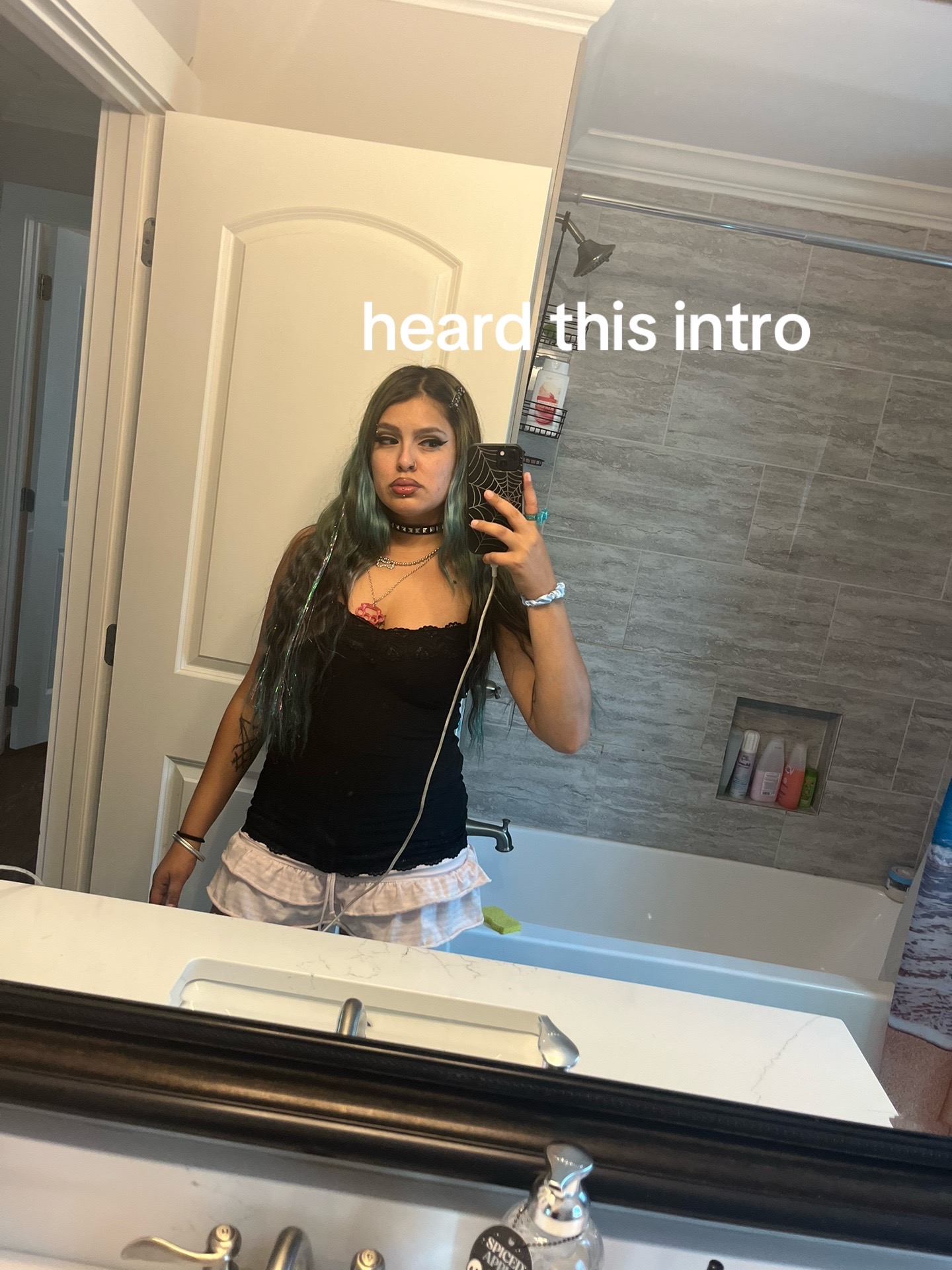 @macabrecvtie