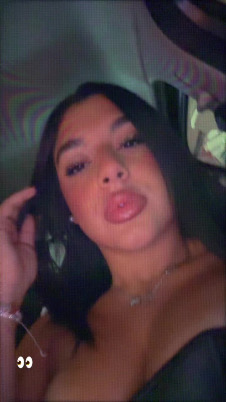 @_IlarySans_