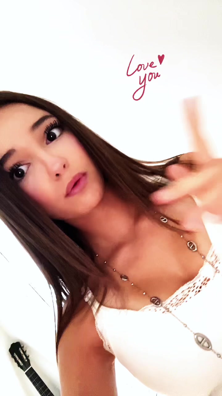 @𝒮𝑒𝓇𝑒𝓃𝒶