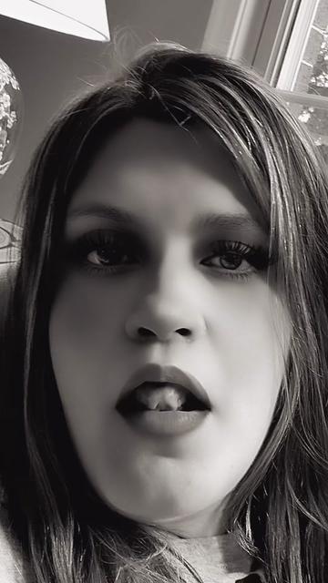 @💔Chelsea Marie 😈