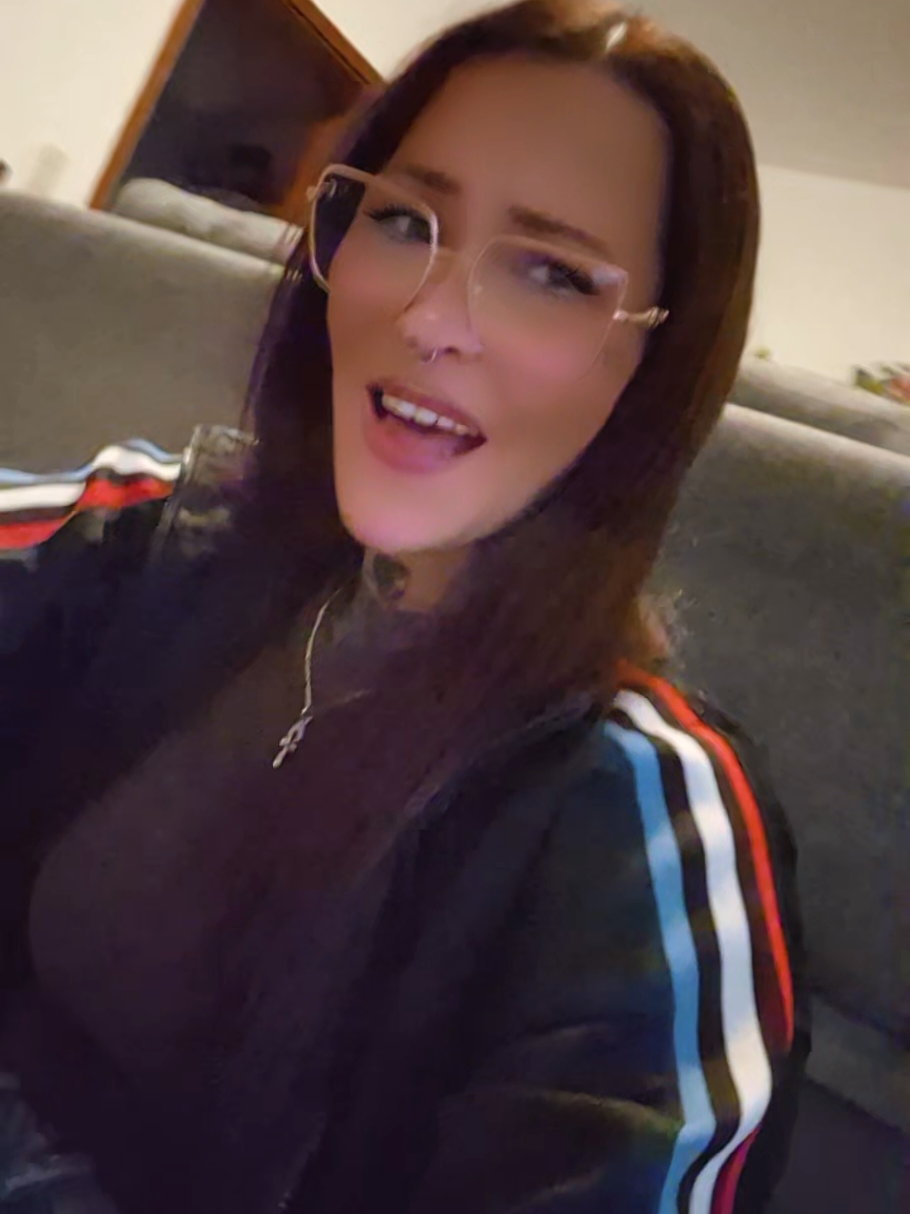 @QueenOfLjubav𓋹🐝UllaMinati🐝