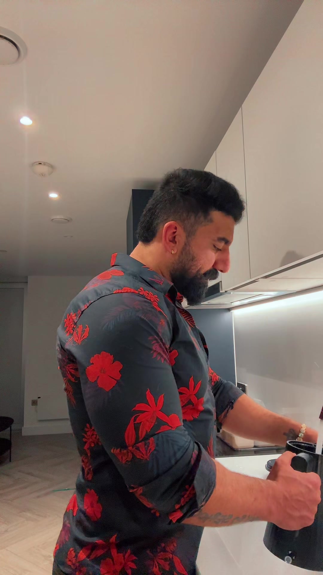 @Gabbar 🕊️🐺