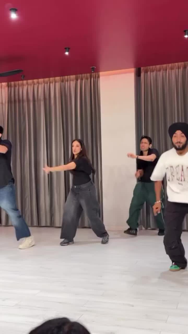 @CRAZY DANCING FACTORY💃🏿🕺