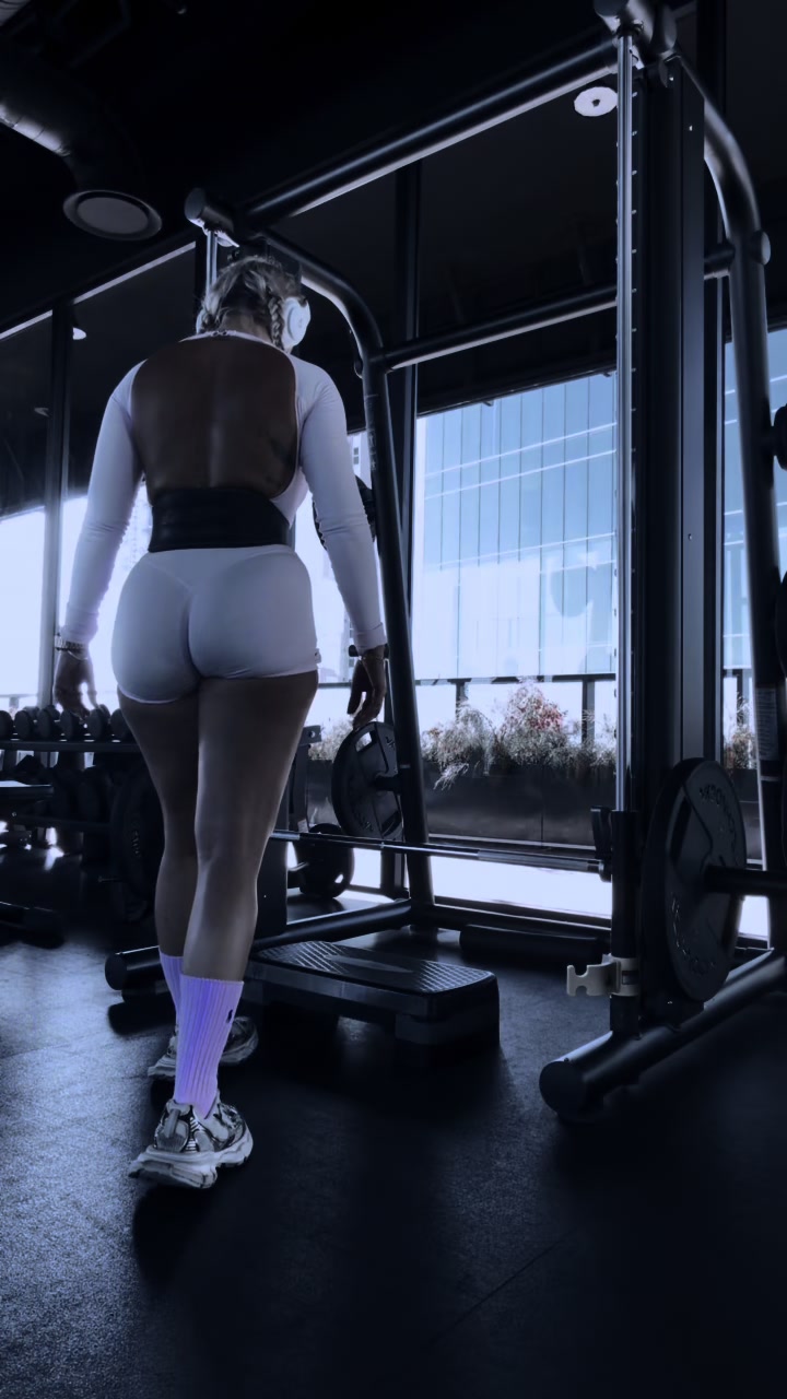 @Miriana