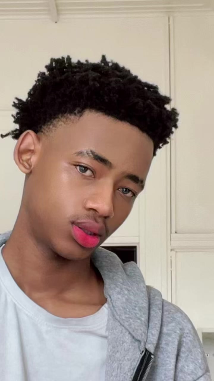 @Mbuso_Mbotho🐬