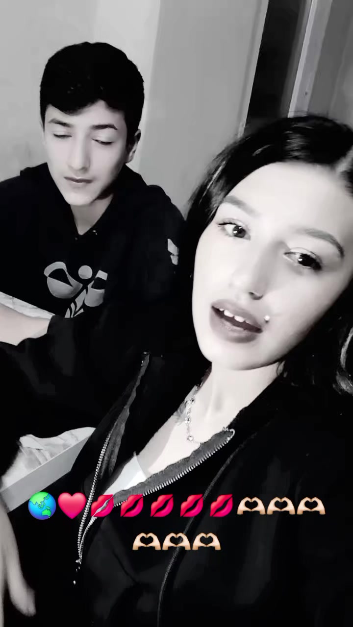 @H&uuml;lya G&uuml;lkırmızı